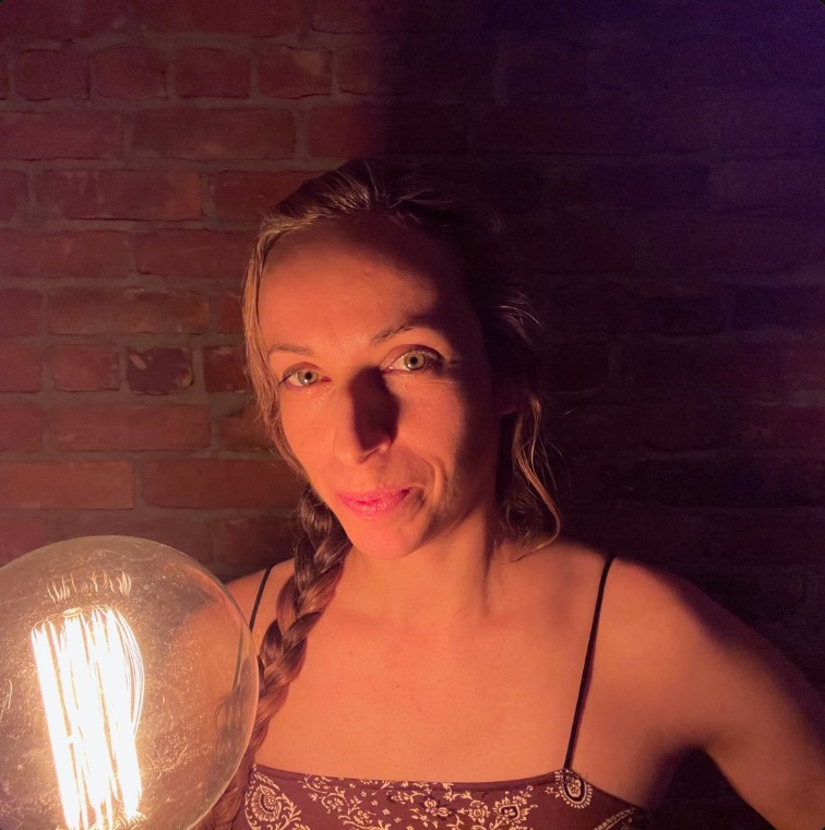 Alice and the Serial Numbers